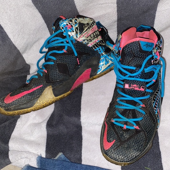 Nike LeBron James XII 12 23 Chromosomes DNA customs hightop mens sz 12 rare - Picture 3 of 12